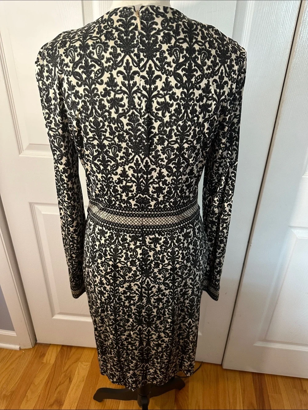 Black and White Long Sleeve Print Dress